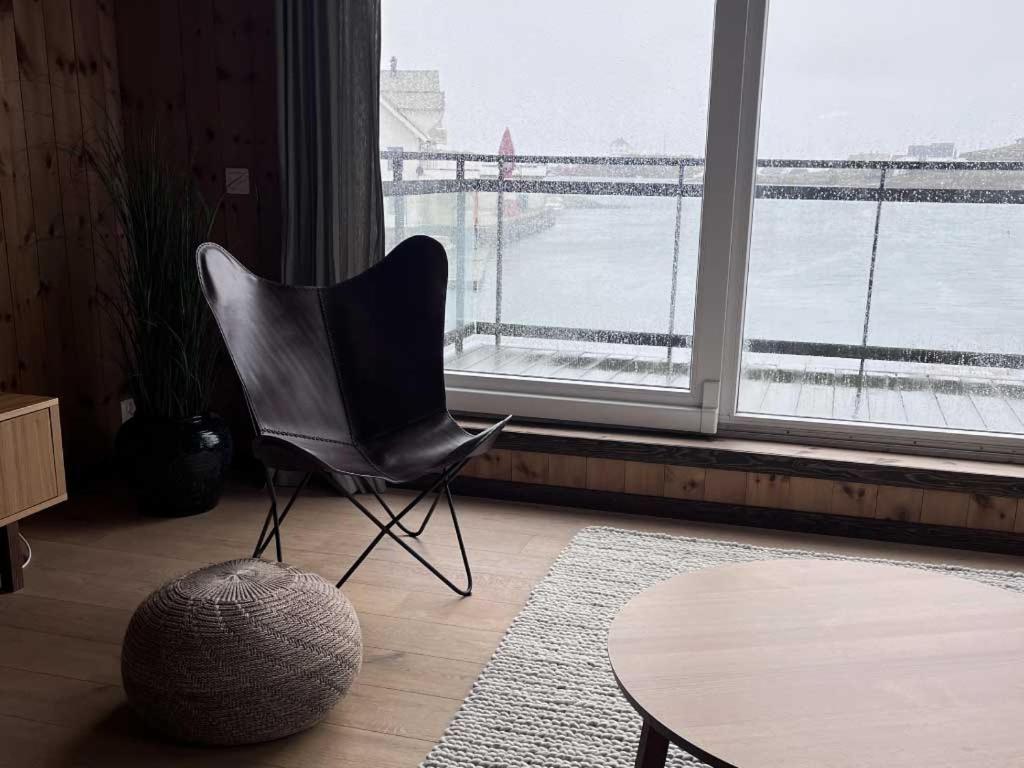 Fab 8 Sardinfabrikken - Fedje Island Aparthotel Bagian luar foto